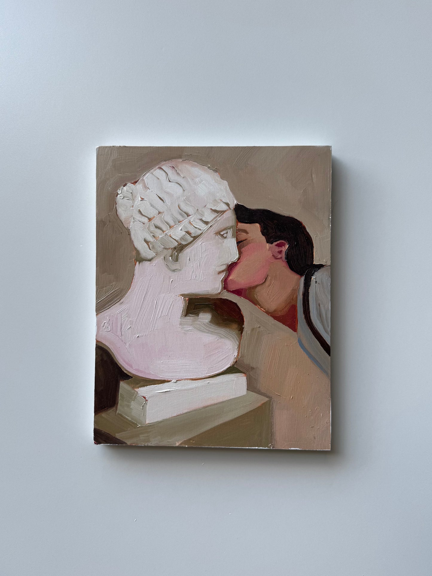 Emma Chlumecky / Statue Kiss II
