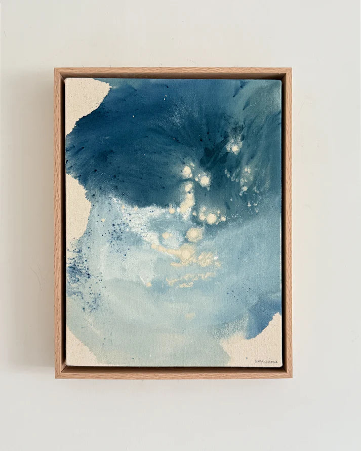 Sara Gonzalez / Held by Light