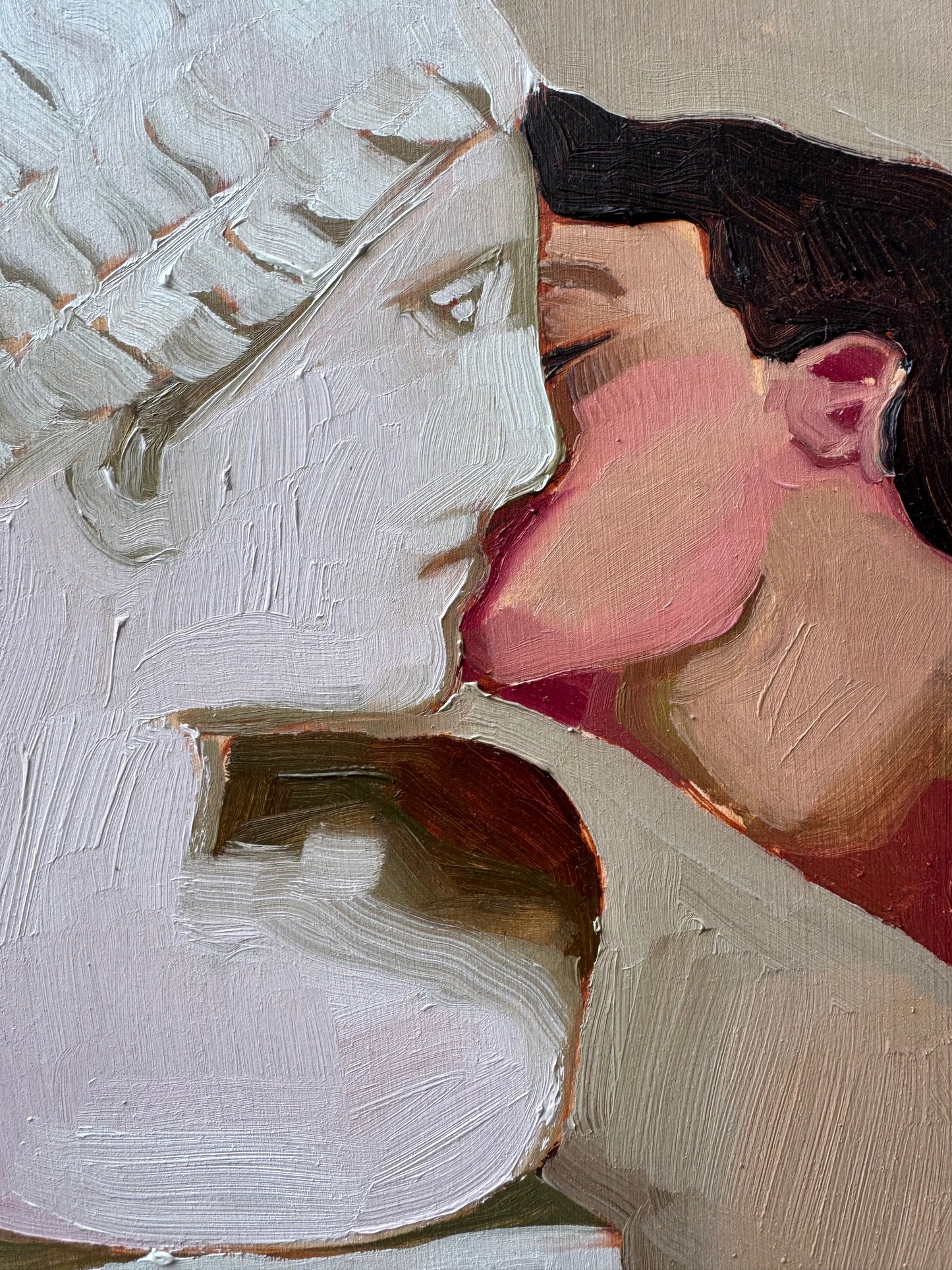 Emma Chlumecky / Statue Kiss II