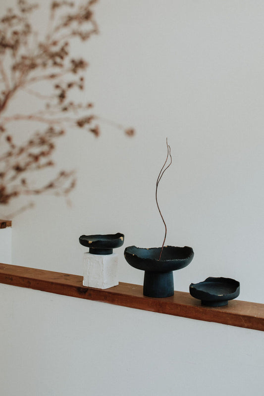 Pooja Pawaskar / Neel Ikebana-Style Vase