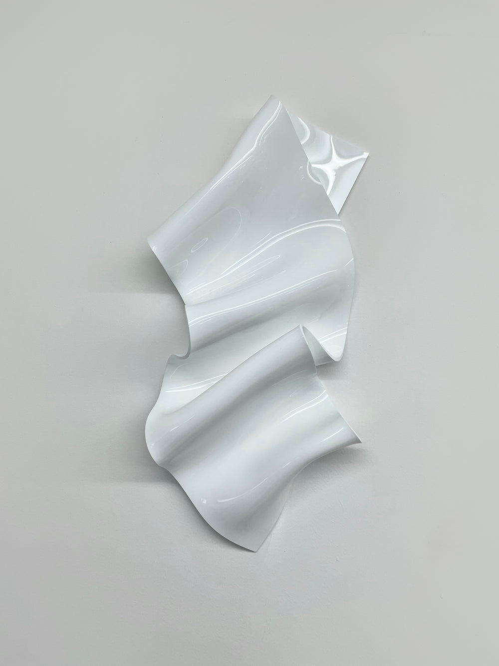 Michèle Caspers / White Shapes Petite VI