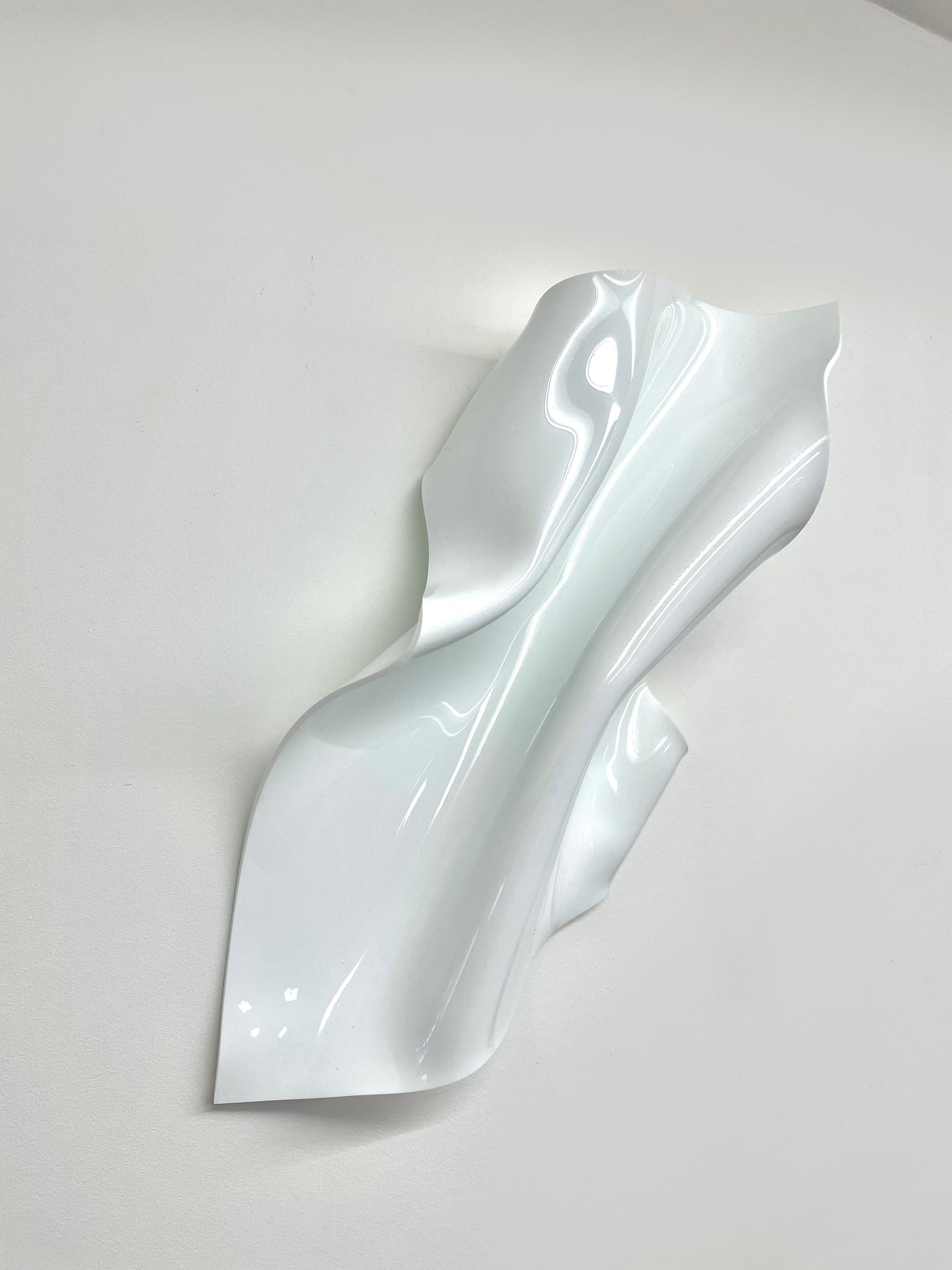 Michèle Caspers / White Shapes Petite V