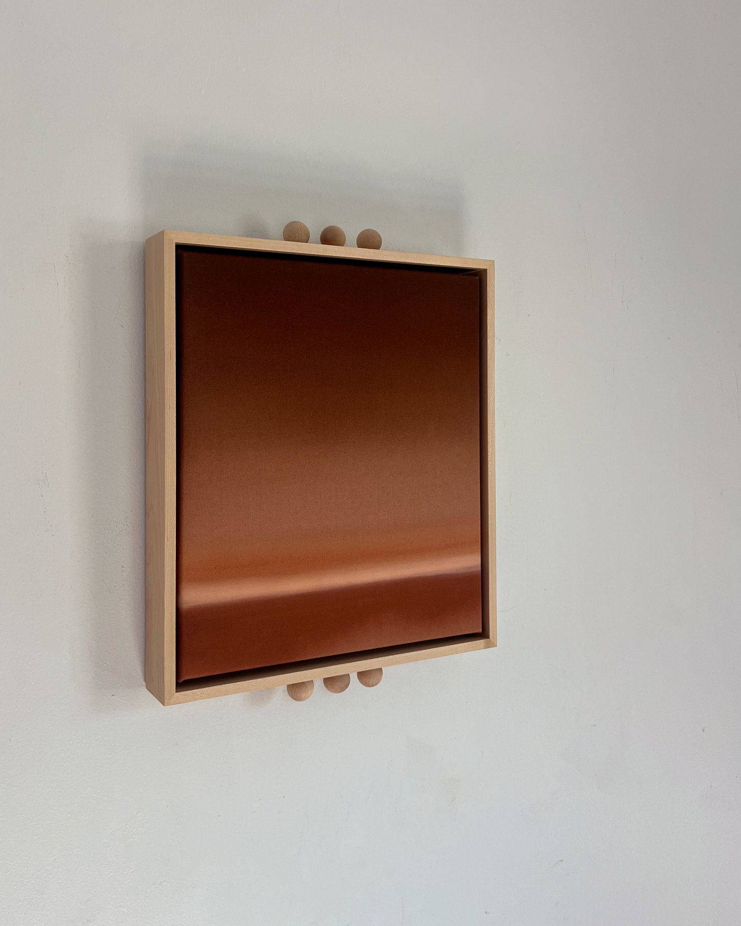 Ali Pilli / Eating Peaches