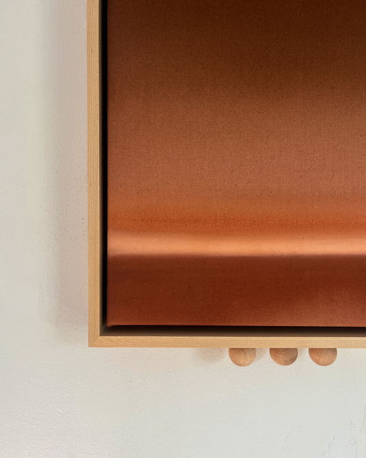 Ali Pilli / Eating Peaches