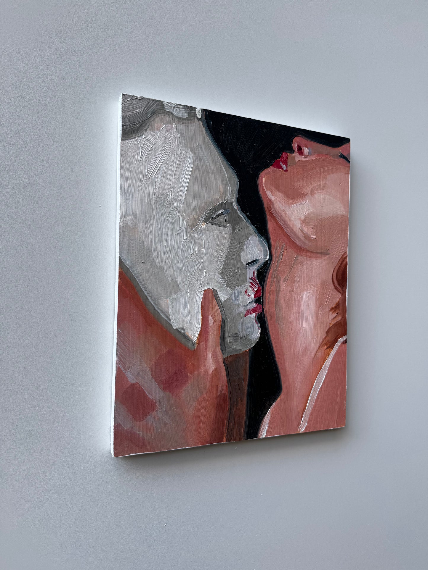 Emma Chlumecky / Statue Kiss V