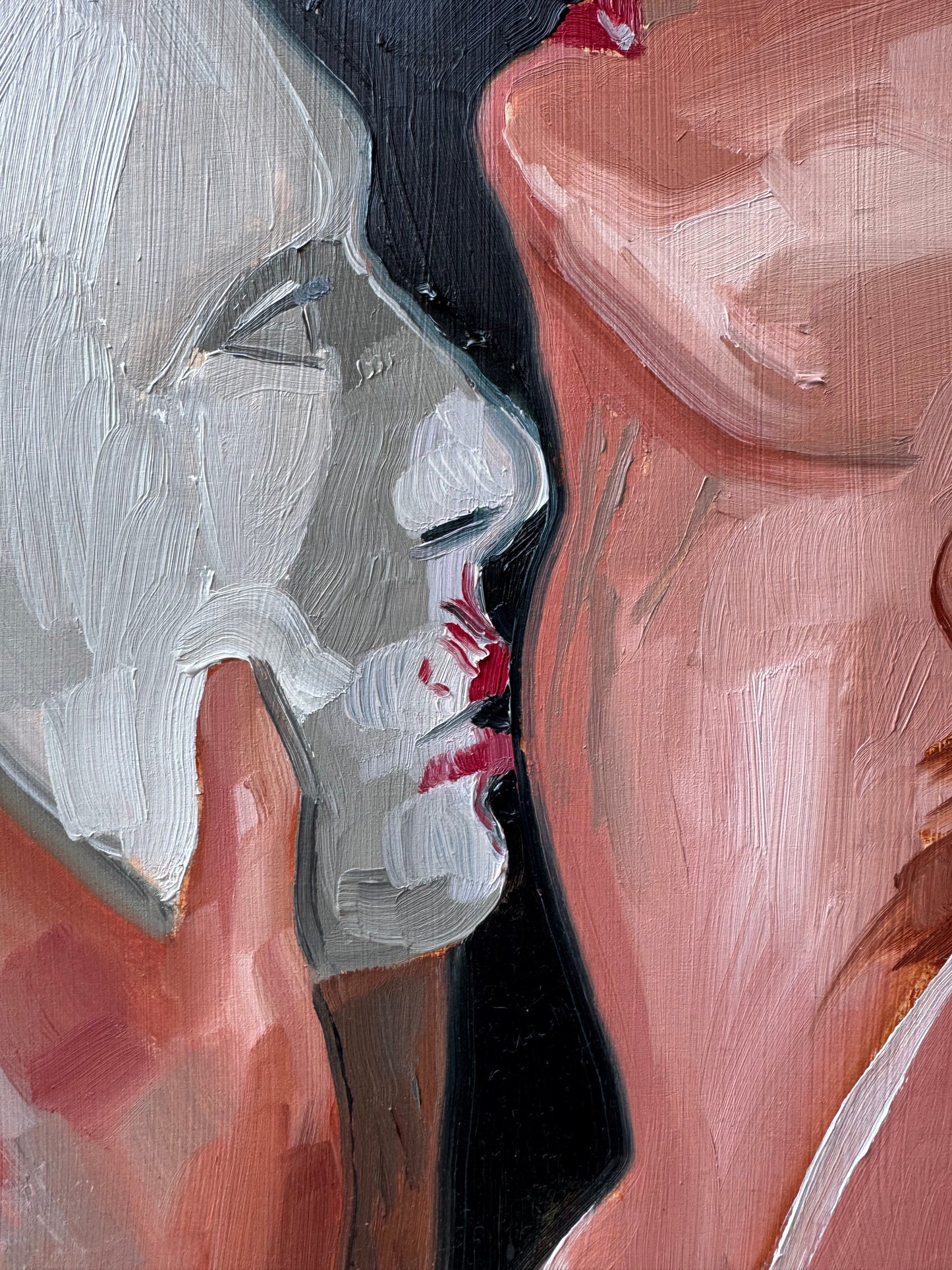 Emma Chlumecky / Statue Kiss V