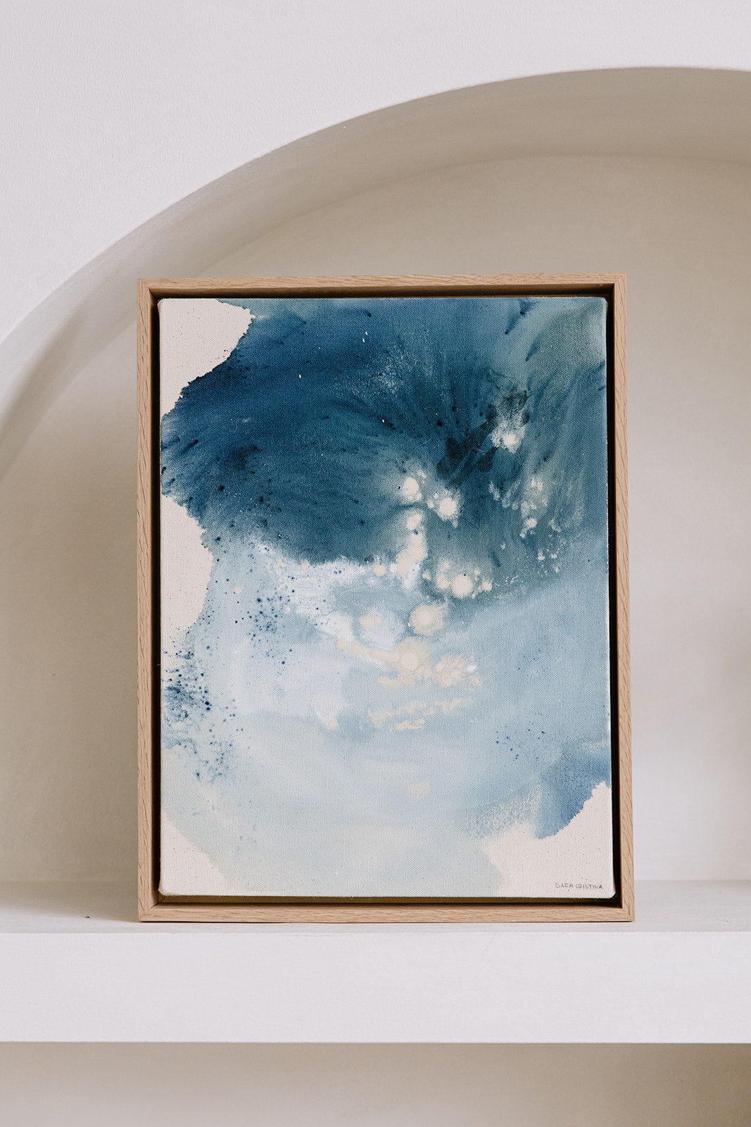 Sara Gonzalez / Held by Light