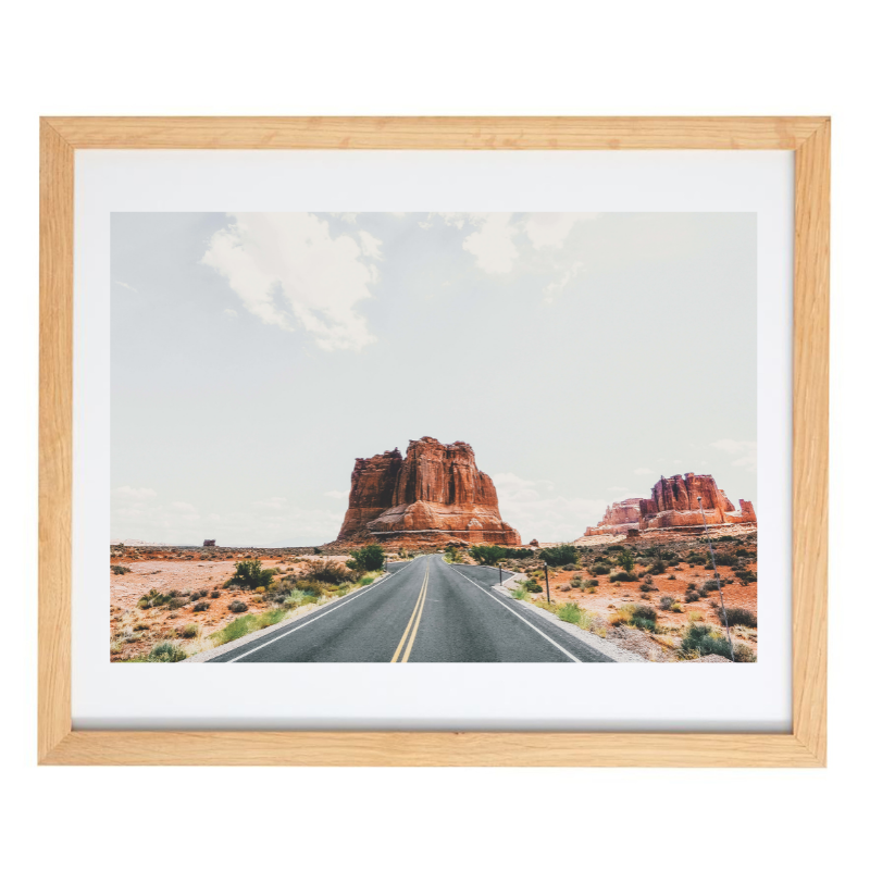 Red rocks in Utah photography in a natural frame